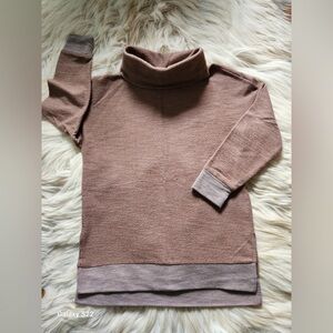 LIKE NEW Brown Turtleneck Sweater